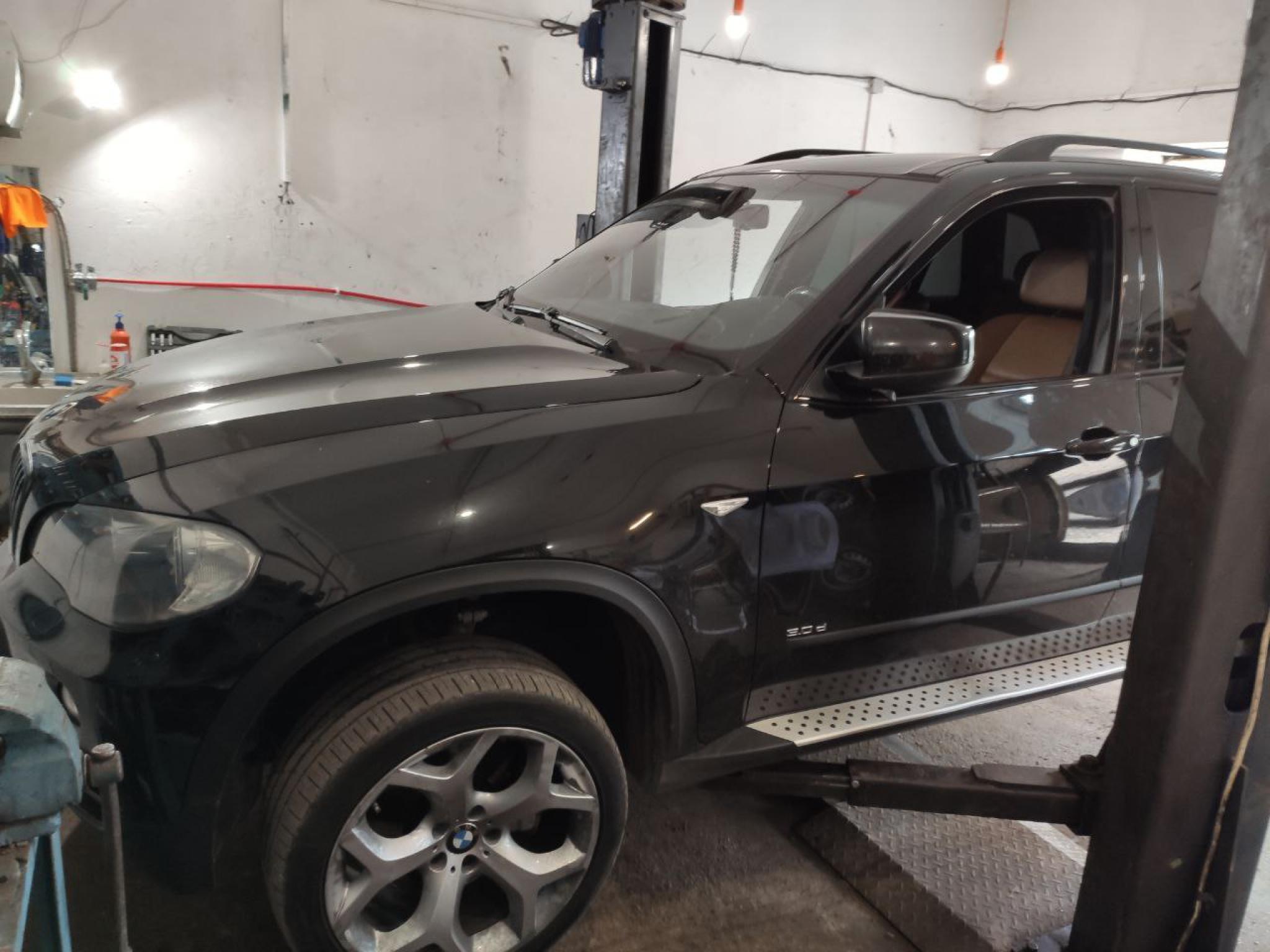 Замена тормозных колодок BMW X5